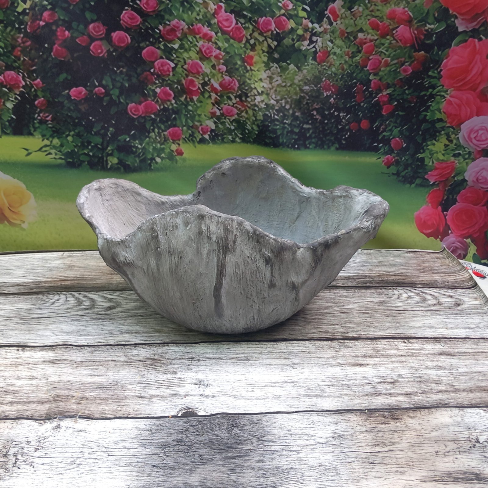 Jardinière d'extérieur artisanale grise forme coquille