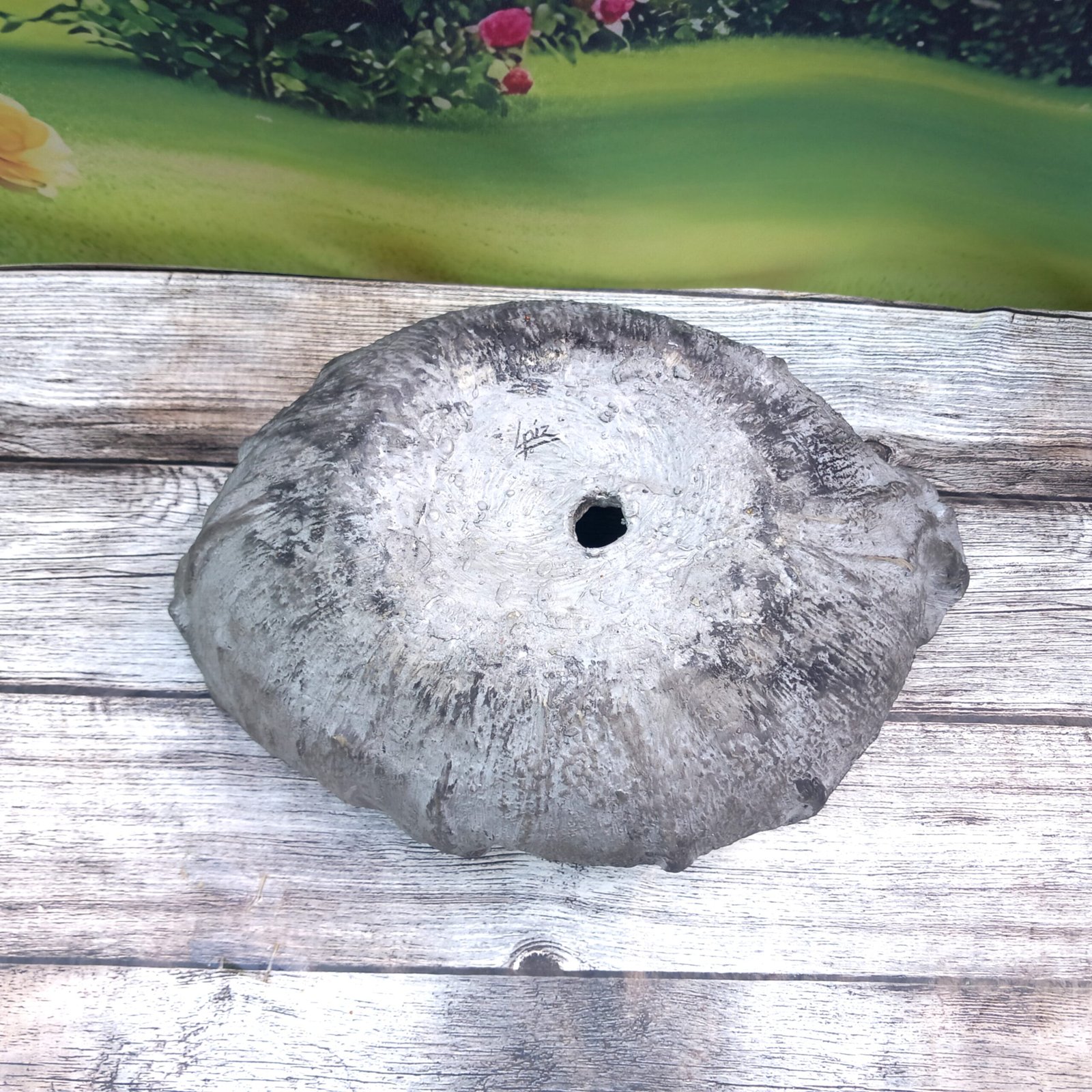 Jardinière d'extérieur artisanale grise forme coquille – Image 12